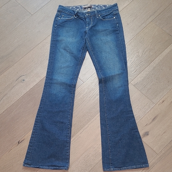Paige Jeans Women's sz 27 Low Rise Flare Jeans Style # 0102-0047 - Picture 2 of 15